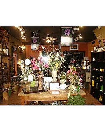 Inside Shop 019 in Sewickely PA - Heritage Floral Shoppe & Flower